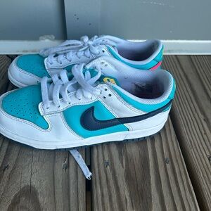 Big Kids Nike Dunk Low - size 5.5